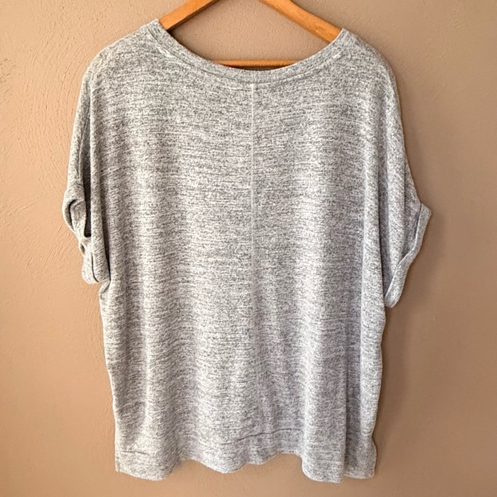 Banana Republic Woman’s Heather Gray V-Neck Short Sleeve Oversized Knit Top - Picture 3 of 6